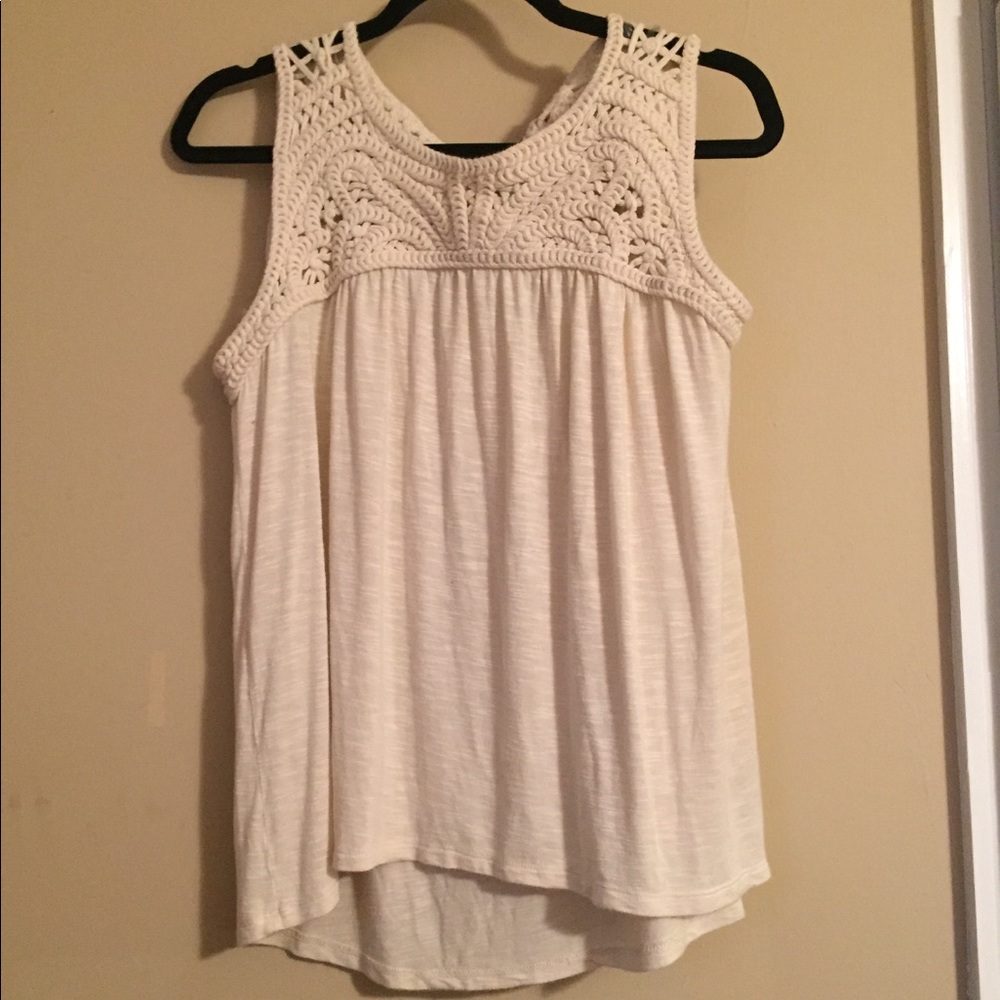 Rafael’s soft Crchet medium   loosely fitted tank